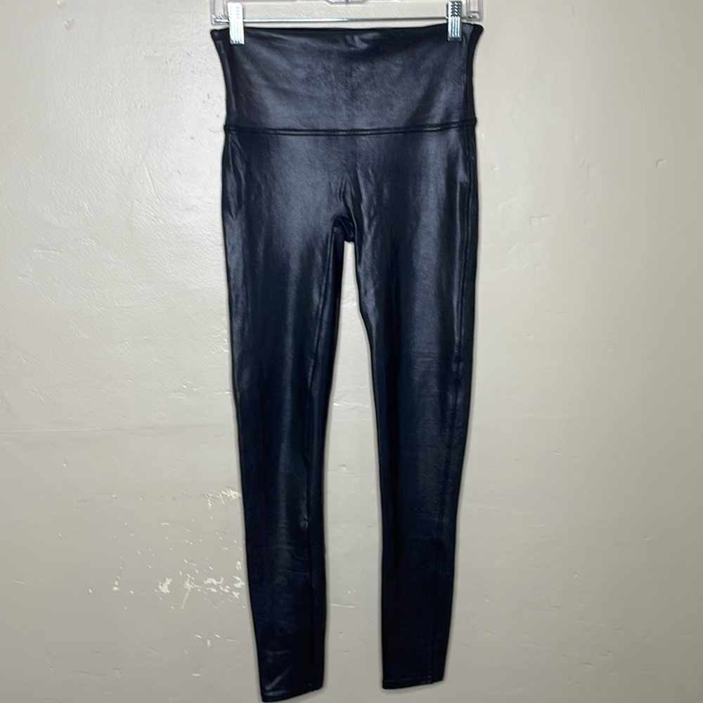 SPANX Leggings Black Seamless Faux Leather Pull-On Comfortable Mid-Rise Large